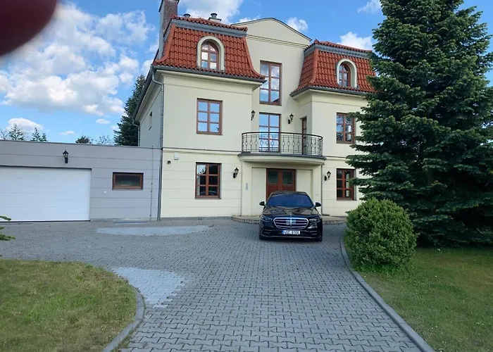 بيت للعطل Dogs And *